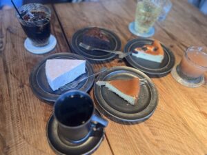 【信楽ドライブ】汁物×おにぎりランチ➤チーズケーキカフェのはしごコース｜銀月舎・TORASARU
